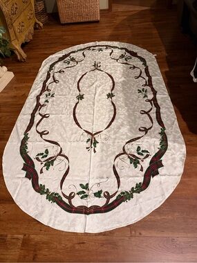 Lenox Holiday Nouveau Tablecloth 60x104 Oval Oblong Christmas Ivory Damask Holly